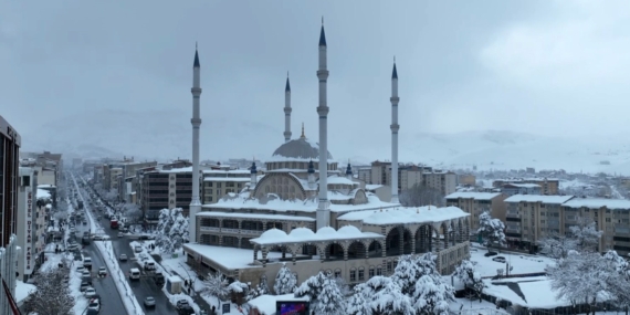 Muş'un Kış Manzaraları: Doğa ve Tarihin Büyüleyici Buluşması Muş’un Kış Manzaraları: Doğa ve Tarihin Büyüleyici Buluşması