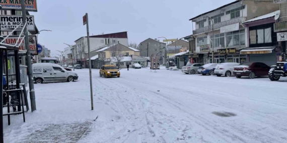 Muş'un Malazgirt İlçesinde Yoğun Kar Yağışı ve Alınan Önlemler Muş’un Malazgirt İlçesinde Yoğun Kar Yağışı ve Alınan Önlemler