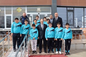 oltu-cumhuriyet-ortaokulu-erkekler-voleybol-takimi-turkiye-finaline-yukseldi-bEcXUsWG.jpg