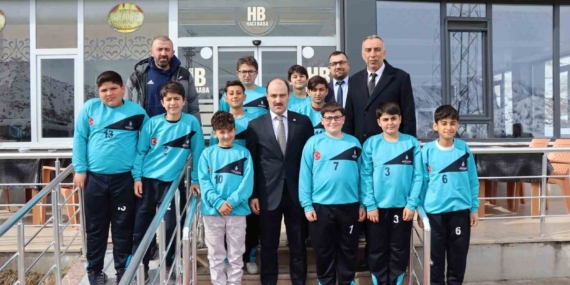 Oltu Cumhuriyet Ortaokulu Erkekler Voleybol Takımı Türkiye Finaline Yükseldi Oltu Cumhuriyet Ortaokulu Erkekler Voleybol Takımı Türkiye Finaline Yükseldi