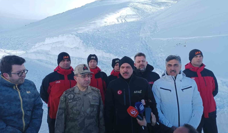 palandoken-daginda-cig-olayi-vali-ciftciden-uyarilar-1QT2SiQh.jpg