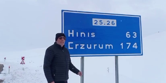 Palandöken Geçidinde Yoğun Kar Yağışı ve Ulaşım Sorunları Palandöken Geçidinde Yoğun Kar Yağışı ve Ulaşım Sorunları