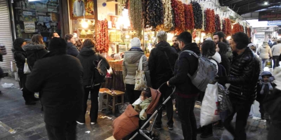 Ramazan Ayı İçin Alışveriş Hareketliliği Gaziantep'te Başladı Ramazan Ayı İçin Alışveriş Hareketliliği Gaziantep’te Başladı