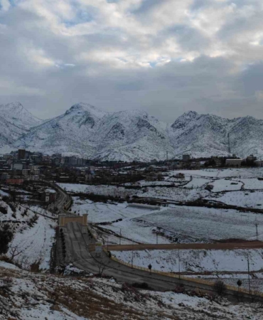 siirtte-kar-yagisi-ile-olusan-kartpostallik-manzaralar-SAHiKVpY.jpg
