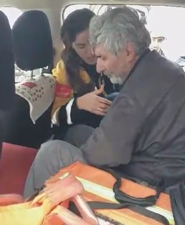 siirtte-kar-yagisi-nedeniyle-mahsur-kalan-hasta-kurtarildi-b3kZTUz2.jpg