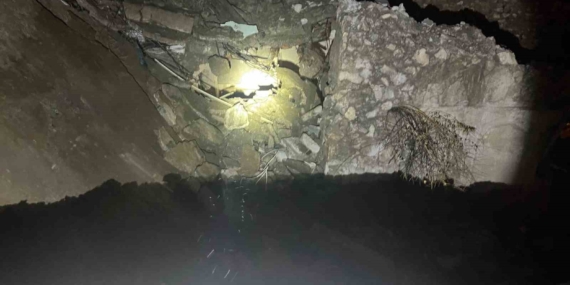 Siirt'te Metruk Bina Çöktü Siirt’te Metruk Bina Çöktü