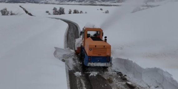 Tunceli'de Karla Mücadele: Kapalı Köy Yollarının Açılması İçin Yoğun Çalışmalar Tunceli’de Karla Mücadele: Kapalı Köy Yollarının Açılması İçin Yoğun Çalışmalar