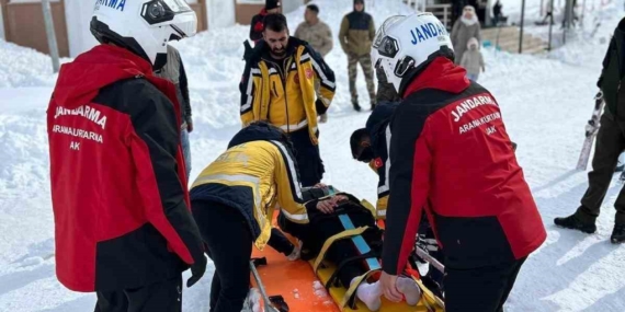 Tunceli’de Kayak Kazası: Jandarma Ekibi Yaralı Kadını Kurtardı