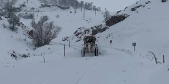 Tunceli'de Yoğun Kar Yağışı ve Ulaşım Sorunları Tunceli’de Yoğun Kar Yağışı ve Ulaşım Sorunları