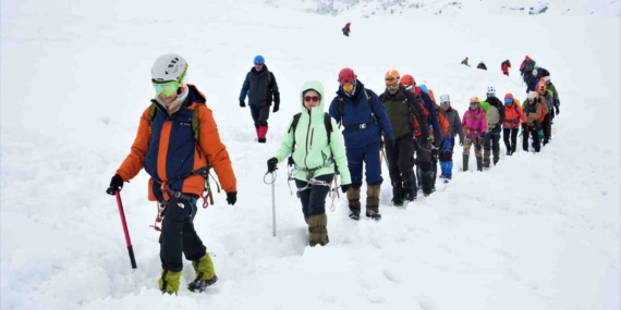 Türkiye Dağcılık Federasyonu Kış Dağcılık Eğitimi Muş'ta Gerçekleştirildi Türkiye Dağcılık Federasyonu Kış Dağcılık Eğitimi Muş’ta Gerçekleştirildi