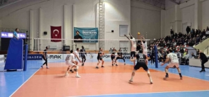 tursad-bursa-buyuksehir-belediyespora-3-1-maglup-oldu-YkyRZkGu.jpg