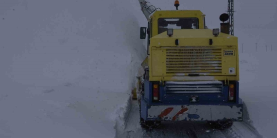 Vali Ahmet Karakaya'nın Kış Koşullarında Çalışan Ekiplere Ziyareti Vali Ahmet Karakaya’nın Kış Koşullarında Çalışan Ekiplere Ziyareti