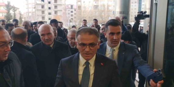 Van Büyükşehir Belediyesine Kayyum Ataması Yapıldı Van Büyükşehir Belediyesine Kayyum Ataması Yapıldı