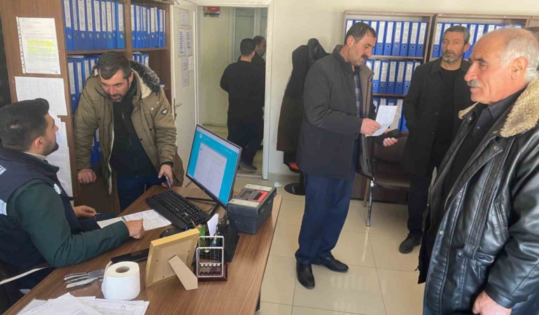 vanda-kirsalda-bereket-hayvanciliga-destek-projesi-basvurularinda-yogun-ilgi-N9y2yeNt.jpg