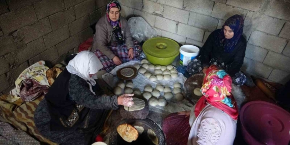 Van'da Ramazan Ayının Vazgeçilmezi: Cevizli Çörekler Van’da Ramazan Ayının Vazgeçilmezi: Cevizli Çörekler