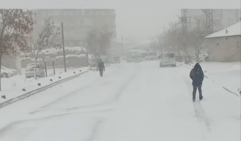 vanin-ozalp-ilcesinde-sibirya-soguklari-ve-okul-tatili-wYazRHgP.jpg