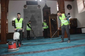 yakutiye-belediyesinden-ramazan-oncesi-cami-temizligi-J6LD1qOg.jpg