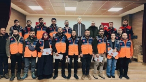 yuksekovada-afad-gonullulerine-kimlik-karti-teslim-toreni-TAXUJkLU.jpg