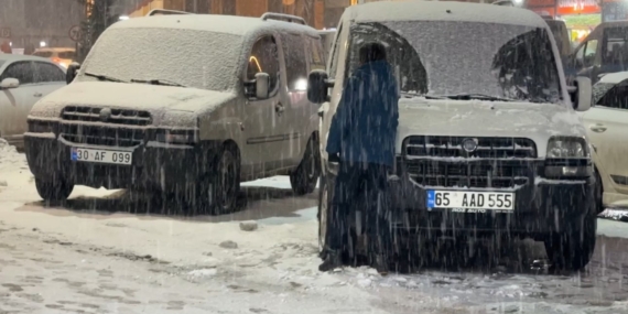 Yüksekova'da Yoğun Kar Yağışı Eğitimi Etkiledi Yüksekova’da Yoğun Kar Yağışı Eğitimi Etkiledi
