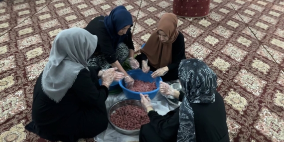 3 Yıldır Devam Eden Gelenek: Bayram Namazı Öncesi Hazırlanan Lezzetli "Doğaba Çorbası" 3 Yıldır Devam Eden Gelenek: Bayram Namazı Öncesi Hazırlanan Lezzetli “Doğaba Çorbası”