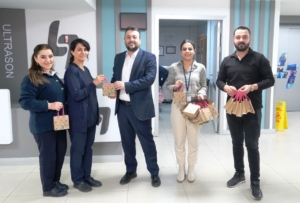 8-mart-dunya-kadinlar-gununde-lokman-hekim-van-hastanesinden-anlamli-kutlama-FDBWusP4.jpg