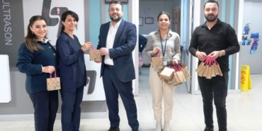 8-mart-dunya-kadinlar-gununde-lokman-hekim-van-hastanesinden-anlamli-kutlama-FDBWusP4.jpg