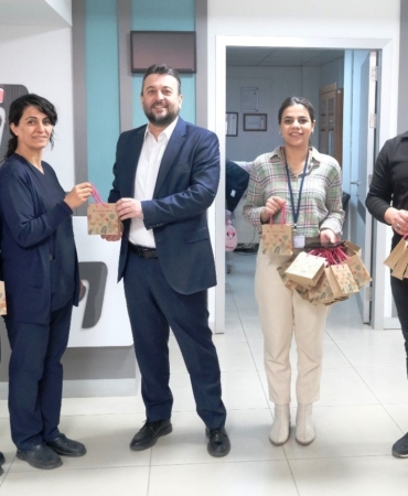 8-mart-dunya-kadinlar-gununde-lokman-hekim-van-hastanesinden-anlamli-kutlama-FDBWusP4.jpg