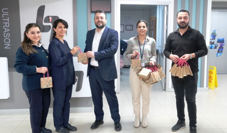 8-mart-dunya-kadinlar-gununde-lokman-hekim-van-hastanesinden-anlamli-kutlama-FDBWusP4.jpg