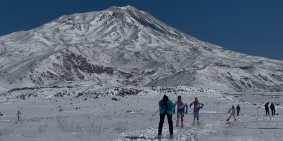 Ağrı Dağı’nda Kayak Deneyimi: Genç Sporcuların Unutulmaz Anları