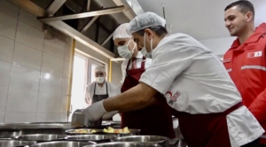 agrida-ramazan-ayinda-3200-kisiye-sicak-yemek-ikrami-GPjCABsx.jpg