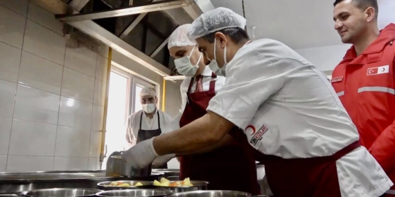 Ağrı'da Ramazan Ayında 3.200 Kişiye Sıcak Yemek İkramı Ağrı’da Ramazan Ayında 3.200 Kişiye Sıcak Yemek İkramı