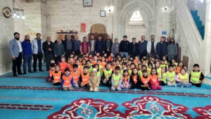 asirlik-camide-yaslilar-icin-ozel-bir-etkinlik-duzenlendi-WKHP8J41.jpg