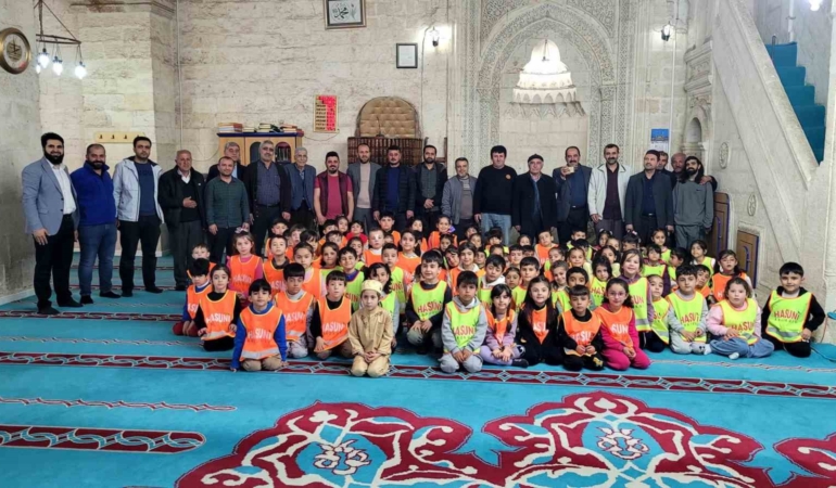 asirlik-camide-yaslilar-icin-ozel-bir-etkinlik-duzenlendi-WKHP8J41.jpg