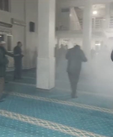 bahcelievler-camiinde-teravih-namazi-sirasinda-yangin-cikti-4hf2WT7q.jpg