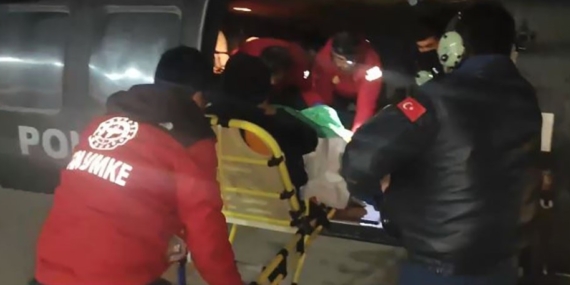 Bahçesaray'da Sikorsky Helikopterle Acil Doğum Müdahalesi Bahçesaray’da Sikorsky Helikopterle Acil Doğum Müdahalesi