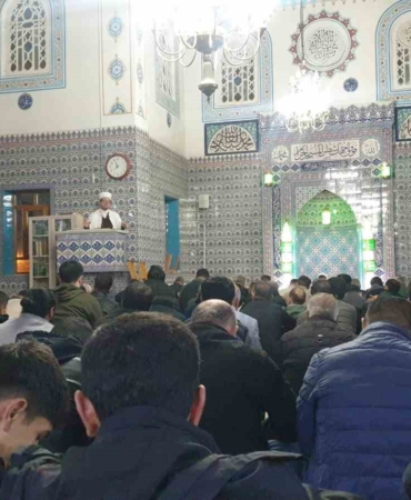 baskalede-kadir-gecesi-dualarla-dolu-bir-gece-KnWVV1k5.jpg