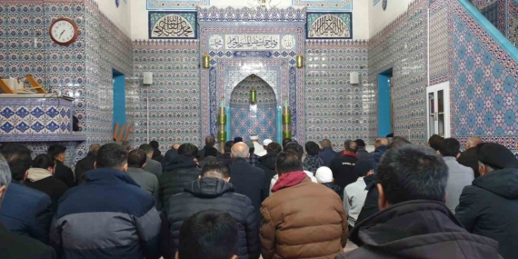 Başkale'de Ramazan Ayının İlk Teravih Namazı Coşkuyla Kılındı Başkale’de Ramazan Ayının İlk Teravih Namazı Coşkuyla Kılındı