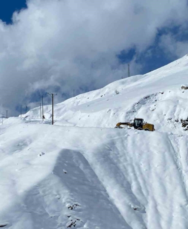 batmanda-bahar-havasi-yerini-kisa-birakti-25-koy-ve-mezra-yolu-ulasimda-sorun-yasatiyor-4bRNUAvF.jpg