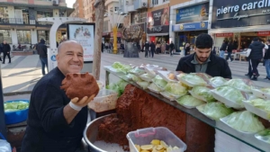 batmanda-iftar-sofralarinin-vazgecilmezi-cigkofte-jX2XPWXG.jpg