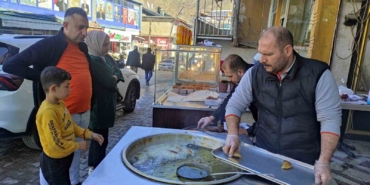 batmanda-ramazan-coskusuyla-tatlicilarin-yogun-mesaisi-OEOylEld.jpg