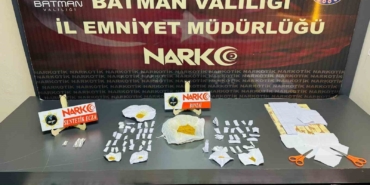 batmanda-uyusturucu-operasyonu-3-sahis-gozaltina-alindi-8uaBfKLW.jpg