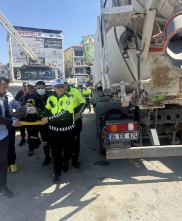beton-mikserinin-altinda-kalan-genc-kizin-yaralanma-ani-VxDEjvKR.jpg