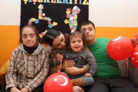 Bingöl Jandarması, Down Sendromlu Çocukları Unutmadı: Sevgi ve Destekle Yanlarında! bingol-jandarmasi-down-sendromlu-cocuklari-unutmadi-sevgi-ve-destekle-yanlarinda-BM6M5AiZ.jpg