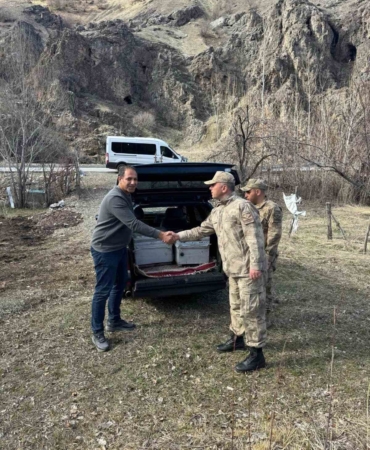 bingolde-calinan-ari-kovanlari-nihayet-sahibine-kavustu-hJPjwHG2.jpg