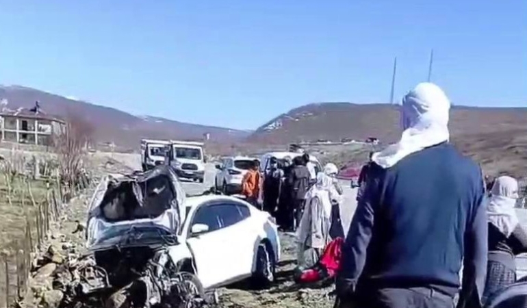 bingolde-feci-trafik-kazasi-2-kisi-yaralandi-rujZgFxs.jpg