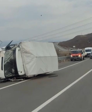 bingolde-kamyonet-ve-hafif-ticari-arac-carpisti-5-kisi-yaralandi-2gjmyJ8z.jpg