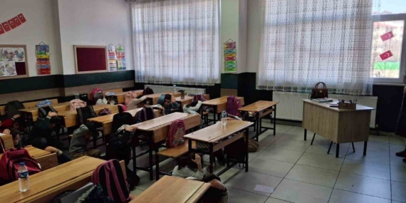 Bingöl’de Okulda Deprem Tatbikatı Yapıldı