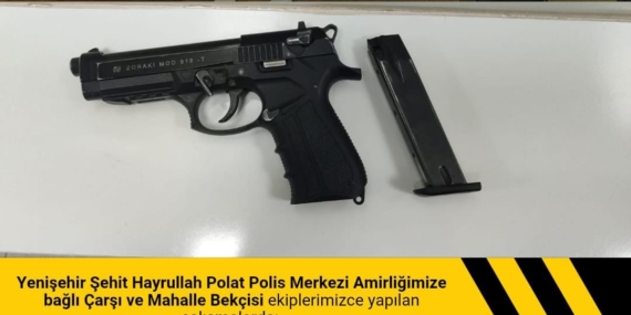 Bingöl'de Ruhsatsız Tabanca ve Uyuşturucu Madde Operasyonu: Detaylar Ortaya Çıktı Bingöl’de Ruhsatsız Tabanca ve Uyuşturucu Madde Operasyonu: Detaylar Ortaya Çıktı