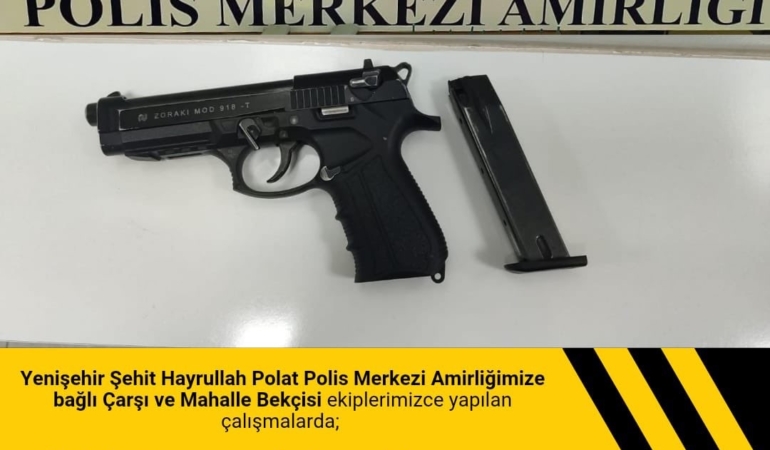 bingolde-ruhsatsiz-tabanca-ve-uyusturucu-madde-operasyonu-detaylar-ortaya-cikti-kGkYz2nE.jpg
