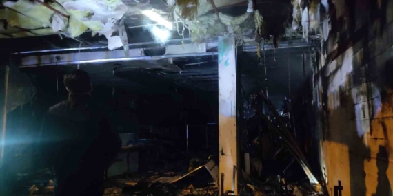 Bitlis'te Giyim Mağazasında Yangın Çıktı Bitlis’te Giyim Mağazasında Yangın Çıktı